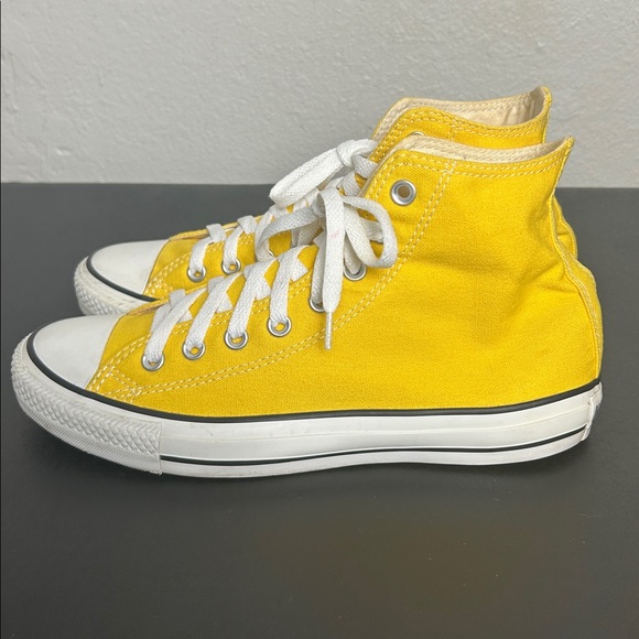 Converse Yellow Chuck Taylors Mens 8 Womens 10 - Picture 2 of 8